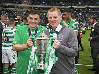 James Forrest signs new four-y...